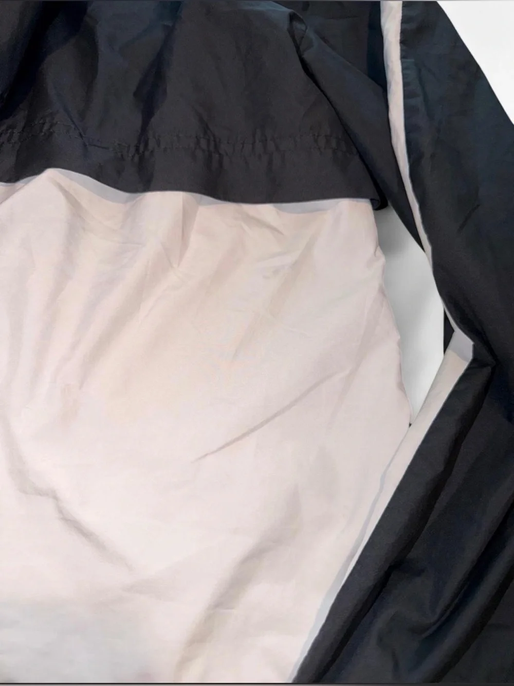Nike black and white windbreaker jacket with hood